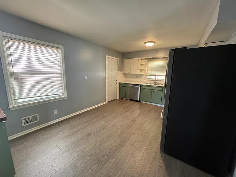 4415 Mann Ave — Photo 8