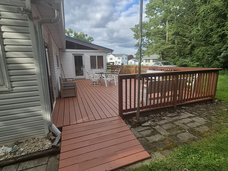 125 McKinley St — Photo 2
