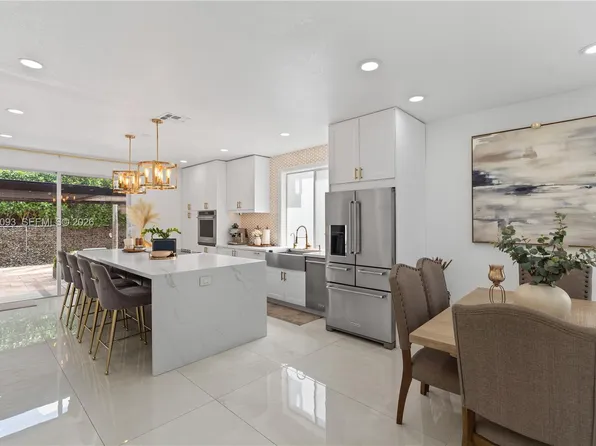 1500 Canary Island Dr, Weston, FL 33327