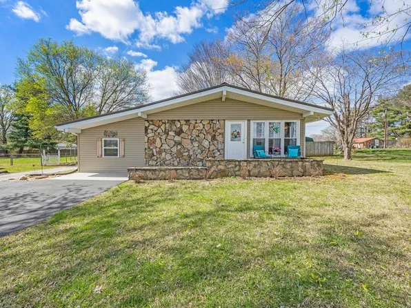 205 Horseshoe Dr, Cookeville, TN 38506