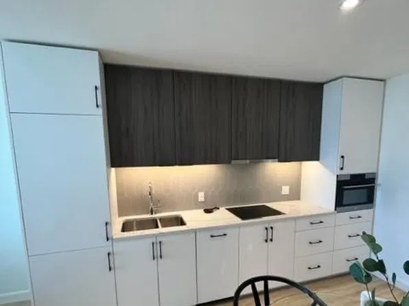 741 King St W, Kitchener, ON