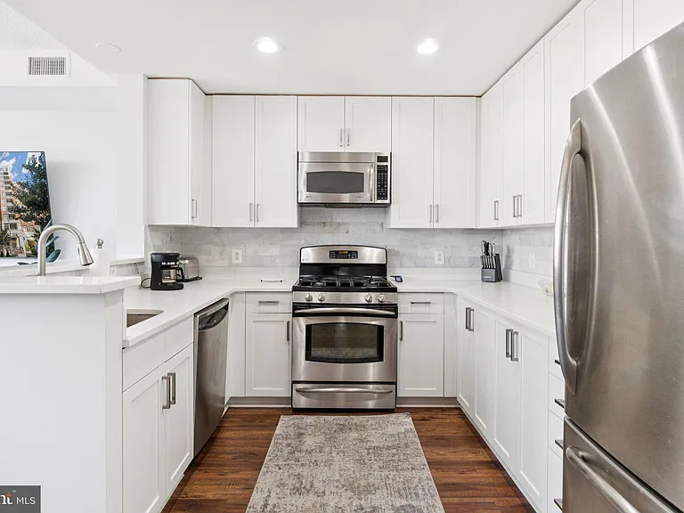 3650 S Glebe Rd #846 — Photo 5