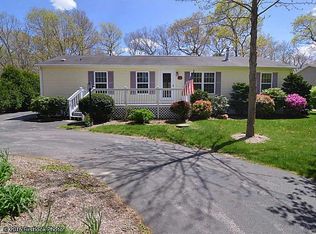 371 Leisure Dr, South Kingstown, RI 02879