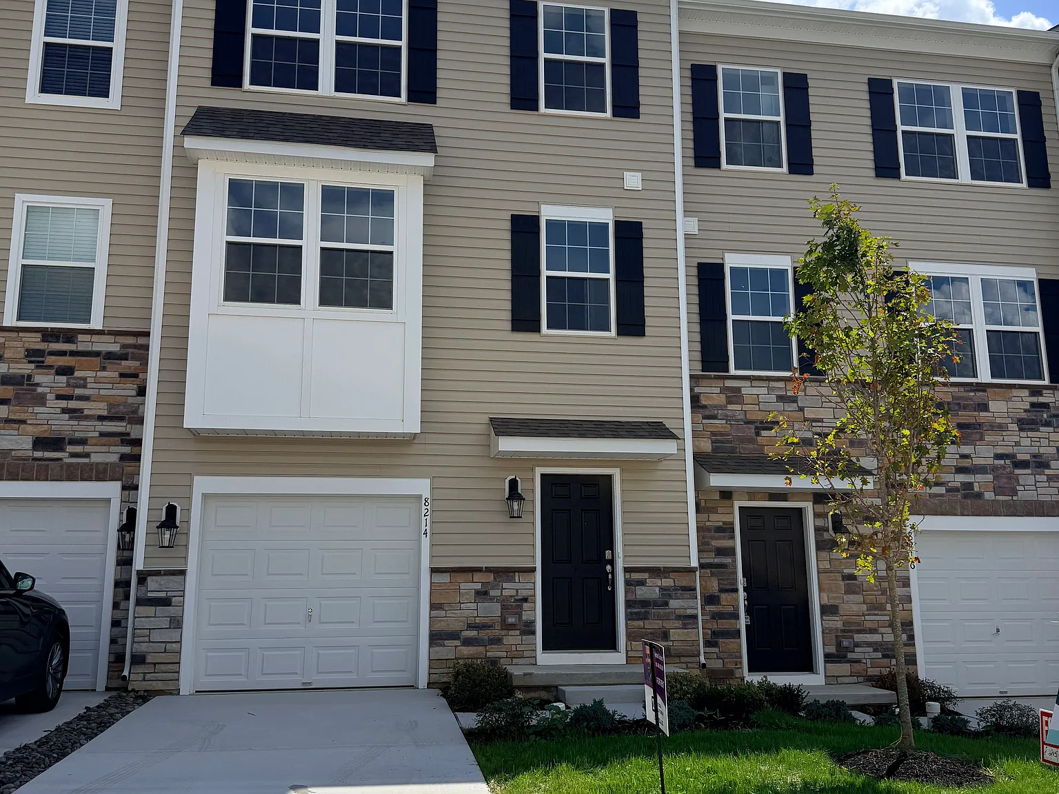 3 bed, 1969 sqft, $2,650 — Photo 1