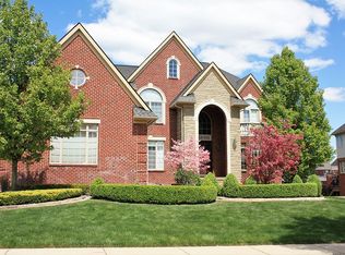 1385 Clear Creek Dr, Rochester Hills, MI 48306