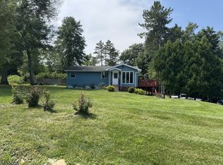 31 Barry Dr, Highland Lakes, NJ 07422