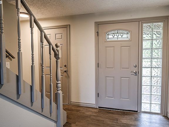 3rd image of 7104 NE 75th St