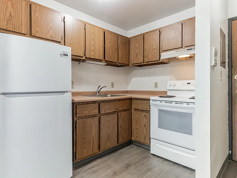 155 N Hyer Ln — Photo 3