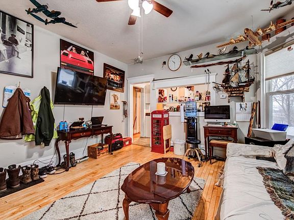 3rd image of 125 Colorado St E #1