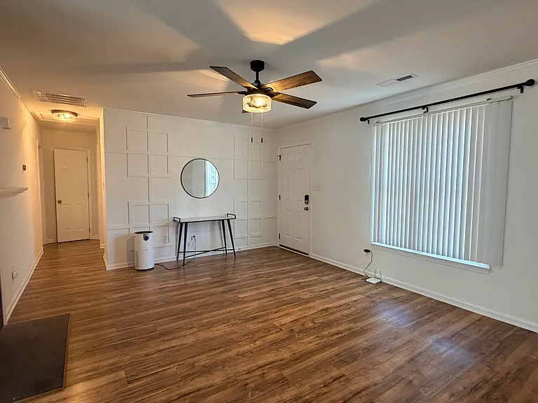 5917 Crape Myrtle Ln — Photo 3