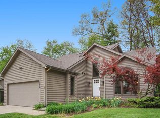 17849 Amberwood Ln, South Bend, IN 46635