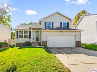 16457 Erskine St, Omaha, NE 68116