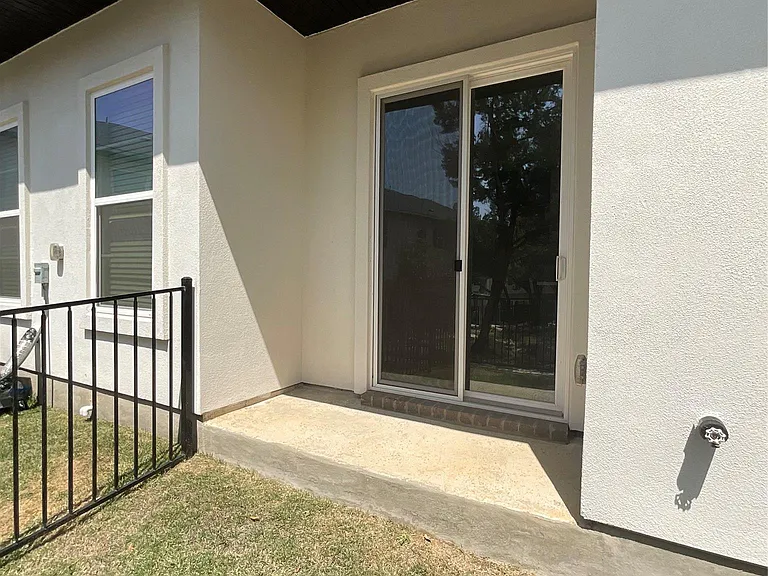12001 Vista Parke Dr #203 — Photo 8