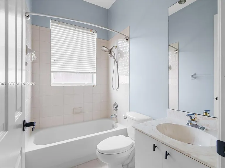10635 NW 61st Ct — Photo 41