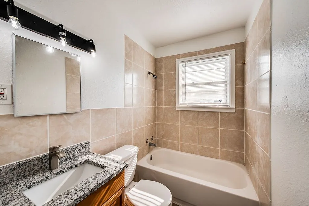 3540 Burton Avenue - B — Photo 4