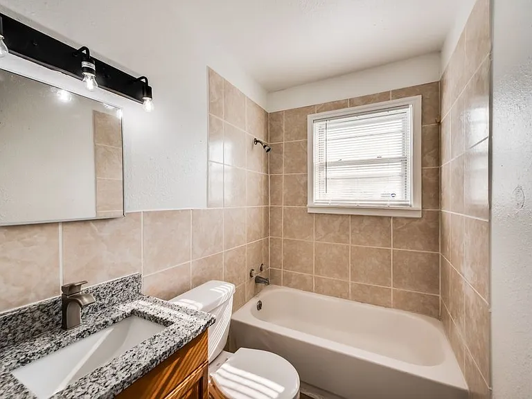 3540 Burton Ave #B — Photo 8