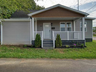 820 S 6th St, Boonville, IN, 47601