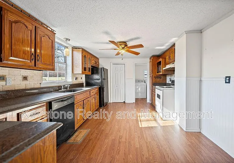 1340 Donelson Pkwy — Photo 7