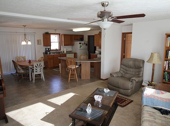 4th image of 35741 Linden Ln
