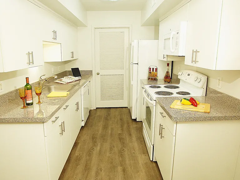 Foxpointe Townhomes — Photo 16
