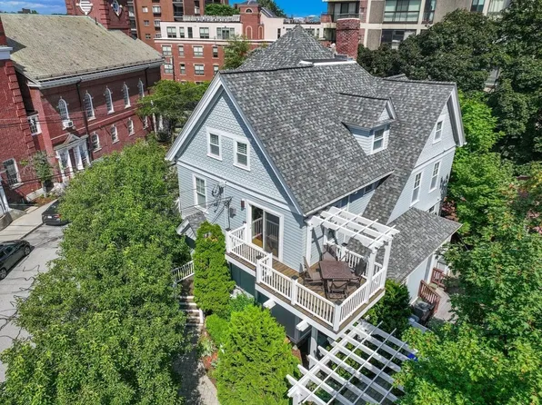 51 Sewall Ave #2, Brookline, MA 02446