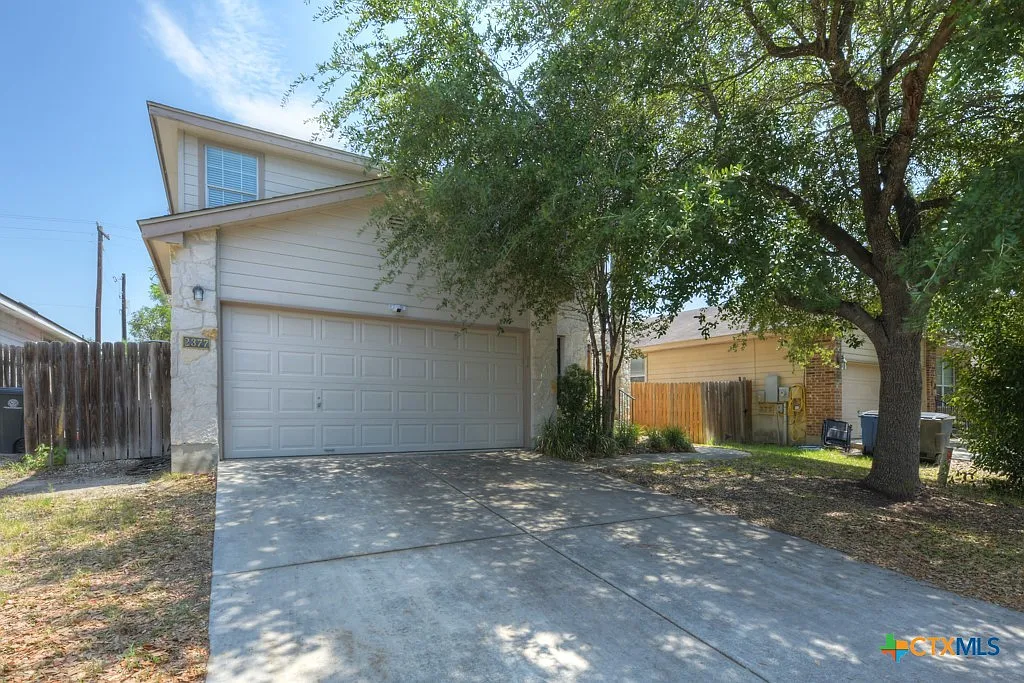 3 bed, 2.5 bath, 1887 sqft, $1,895 — Photo 3