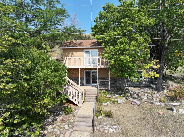 1410 3rd St NE, Mandan, ND 58554