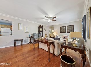712 Zlotkin Cir APT 8, Freehold, NJ 07728