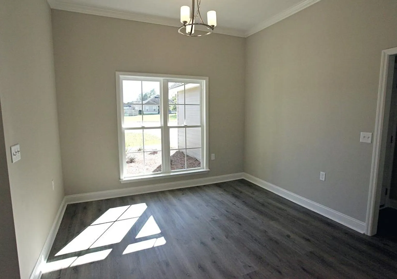 Stunning 4-Bedroom Home with Modern Amenities in Valdosta's Northlake Subdivision — Photo 2