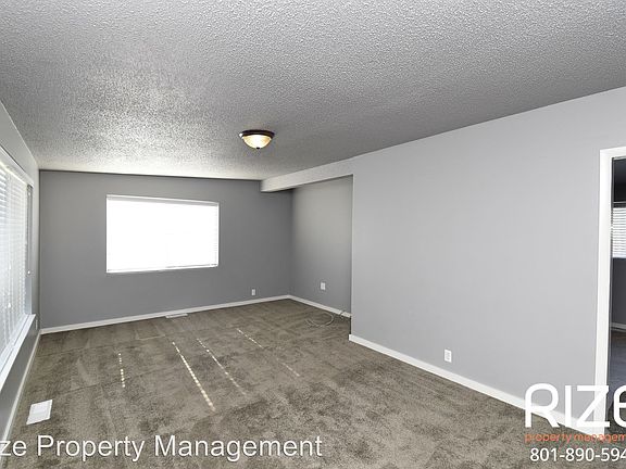4th image of 3238 S Hillsdale Dr