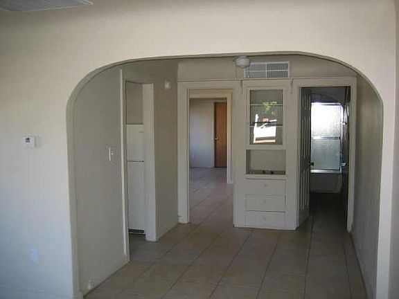 2nd image of 1699 N Amelia Avenue