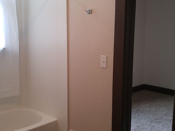 4th image of 517 E Dalton Ave #1