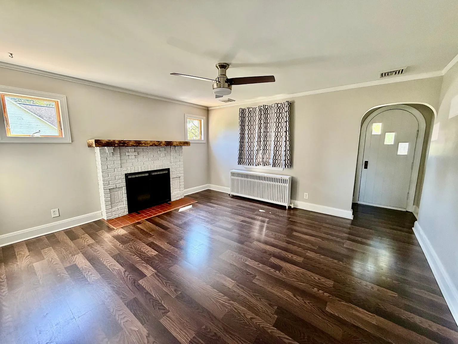 2 bed, 1296 sqft, $2,600 — Photo 2