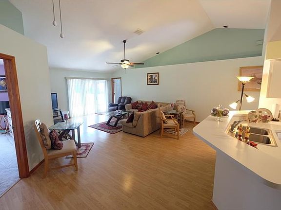 Great Room with open floor plan with kitchen overlooking. Great open concept floor plan.