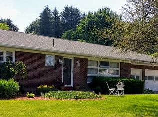 1833 Lakeland Dr, Fairview, PA 16415