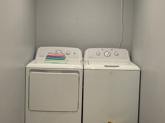 5th image of 3210 Anita St