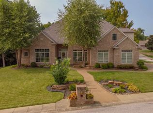 6401 Waterstone Ct, Newburgh, IN 47630