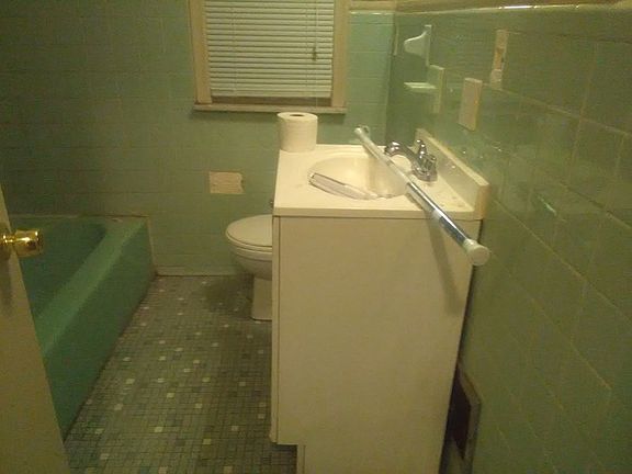 5th image of 16860 Saint Marys St