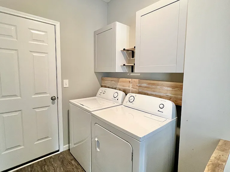 1355 Tiburon Dr — Photo 9