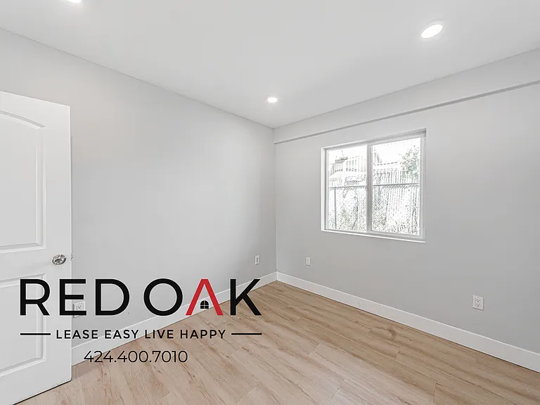 923 W 75th St #931-3/4 — Photo 12