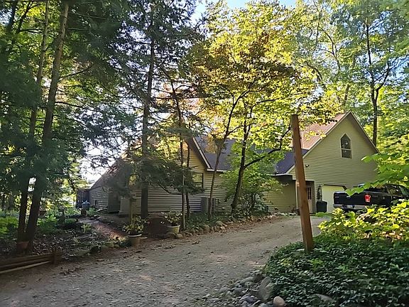 3rd image of 2050 Crooked Lake Rd