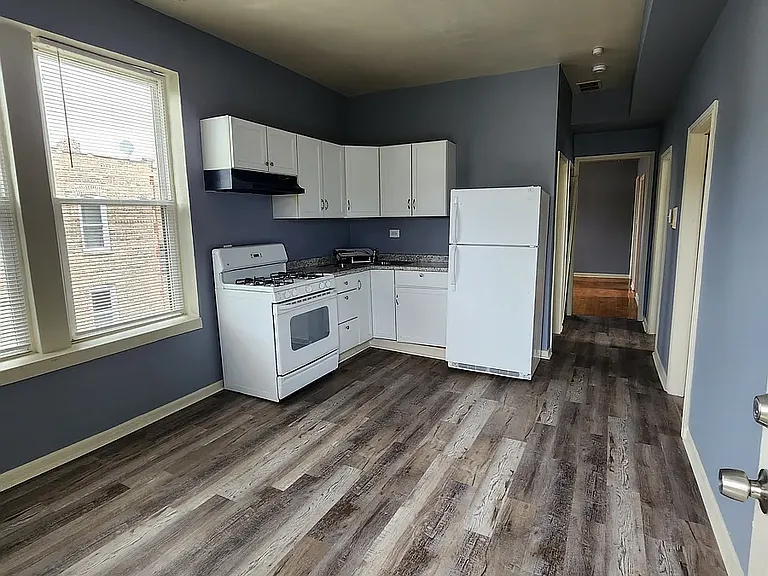 1650 S Saint Louis Ave #3R — Photo 12