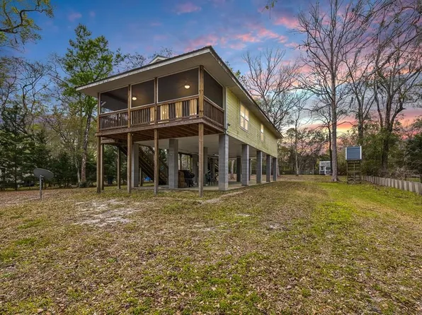 162 NE 931st St, Old Town, FL 32680