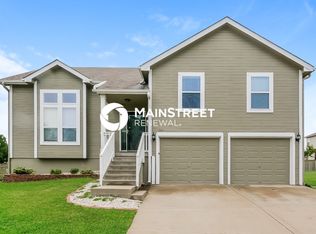 1305 Amber Ln, Kearney, MO 64060