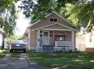 1049 F Ave NW, Cedar Rapids, IA 52405