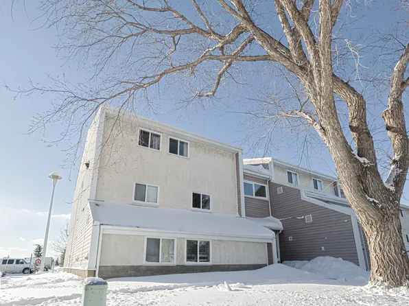 3839 76th St NW #6, Edmonton, AB T6K 2P9