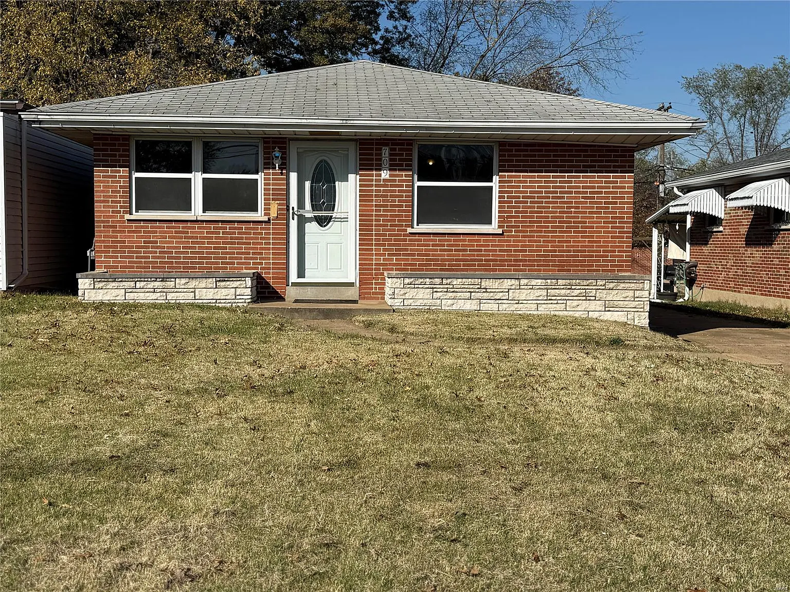709 Avenue H photo 1
