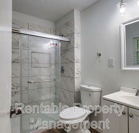 5th image of 704 Royce Dr