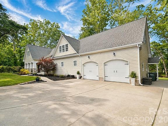 3rd image of 4484 Ranchway Dr SW