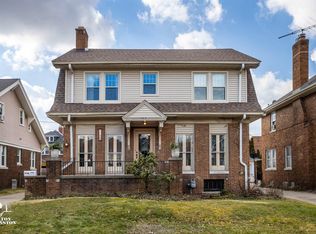 1169 Nottingham Rd, Grosse Pointe Park, MI 48230